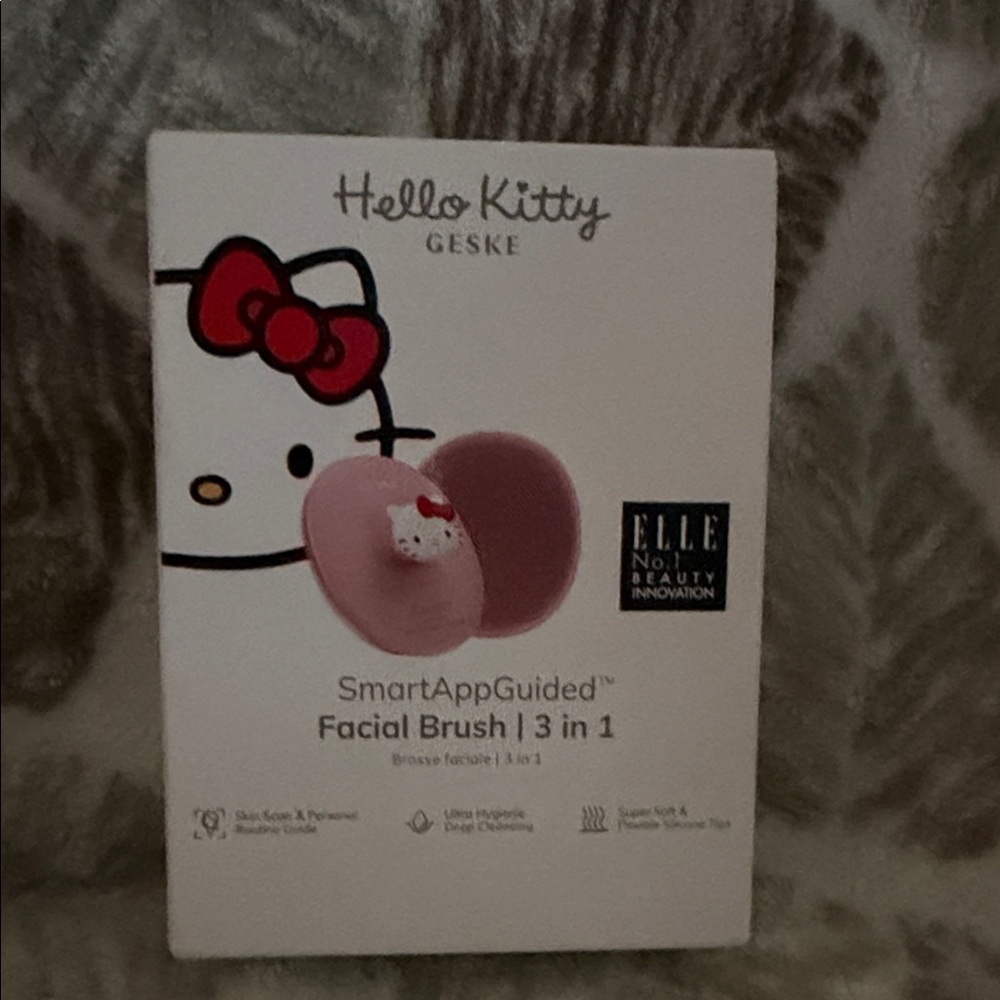 Hello Kitty Pink Facial Brush Set